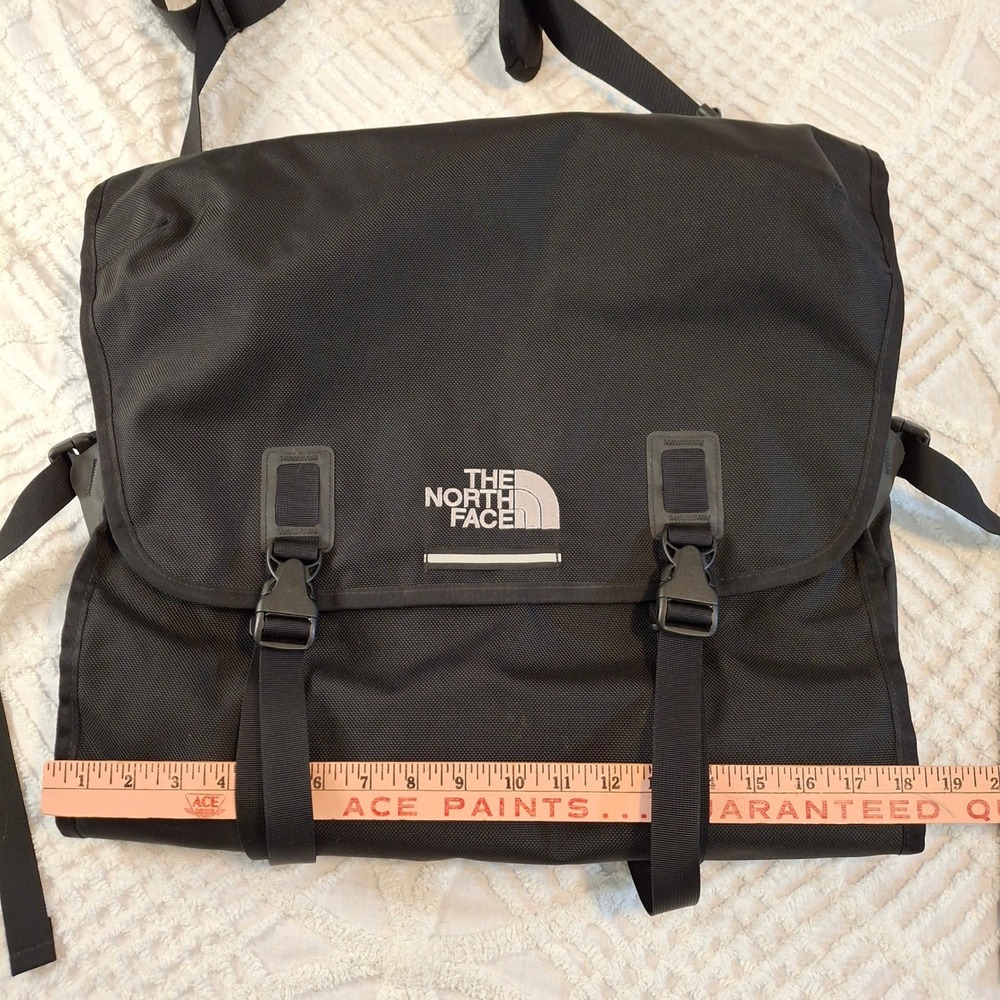The North Face XL Messenger Bag Black Nylon Laptop Commuter Shoulder Satchel Bag - Picture 3 of 13